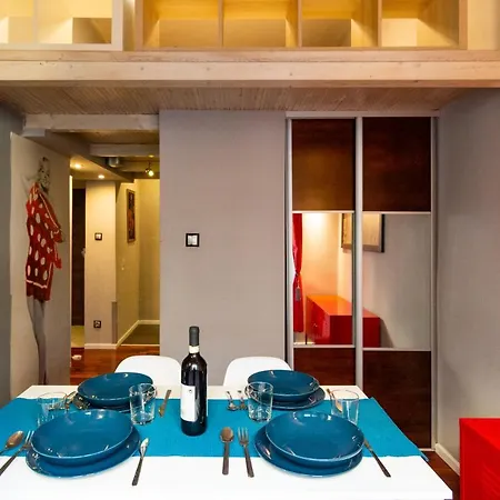 Lilly Main Train Station Old Town By The Heritage House Main Square Cracow * Krakau