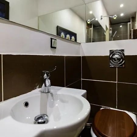 Lilly Main Train Station Old Town By The Heritage House Main Square Cracow Appartement Krakau