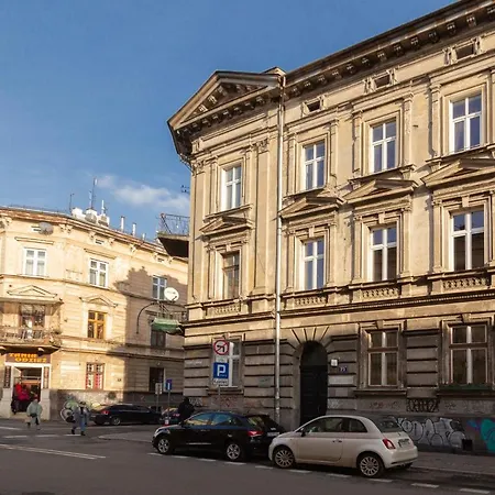 Lilly Main Train Station Old Town By The Heritage House Main Square Cracow
