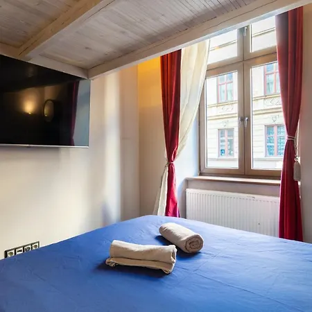 Lilly Main Train Station Old Town By The Heritage House Main Square Cracow