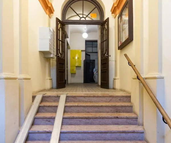 Lilly Main Train Station Old Town By The Heritage House Main Square Cracow * Kraków