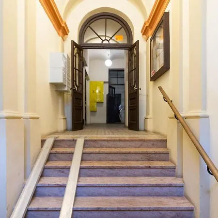 Lilly Main Train Station Old Town By The Heritage House Main Square Cracow * Краков